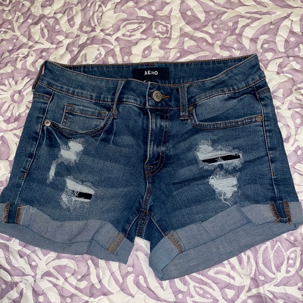 Aero Low Rise Shorts size 6